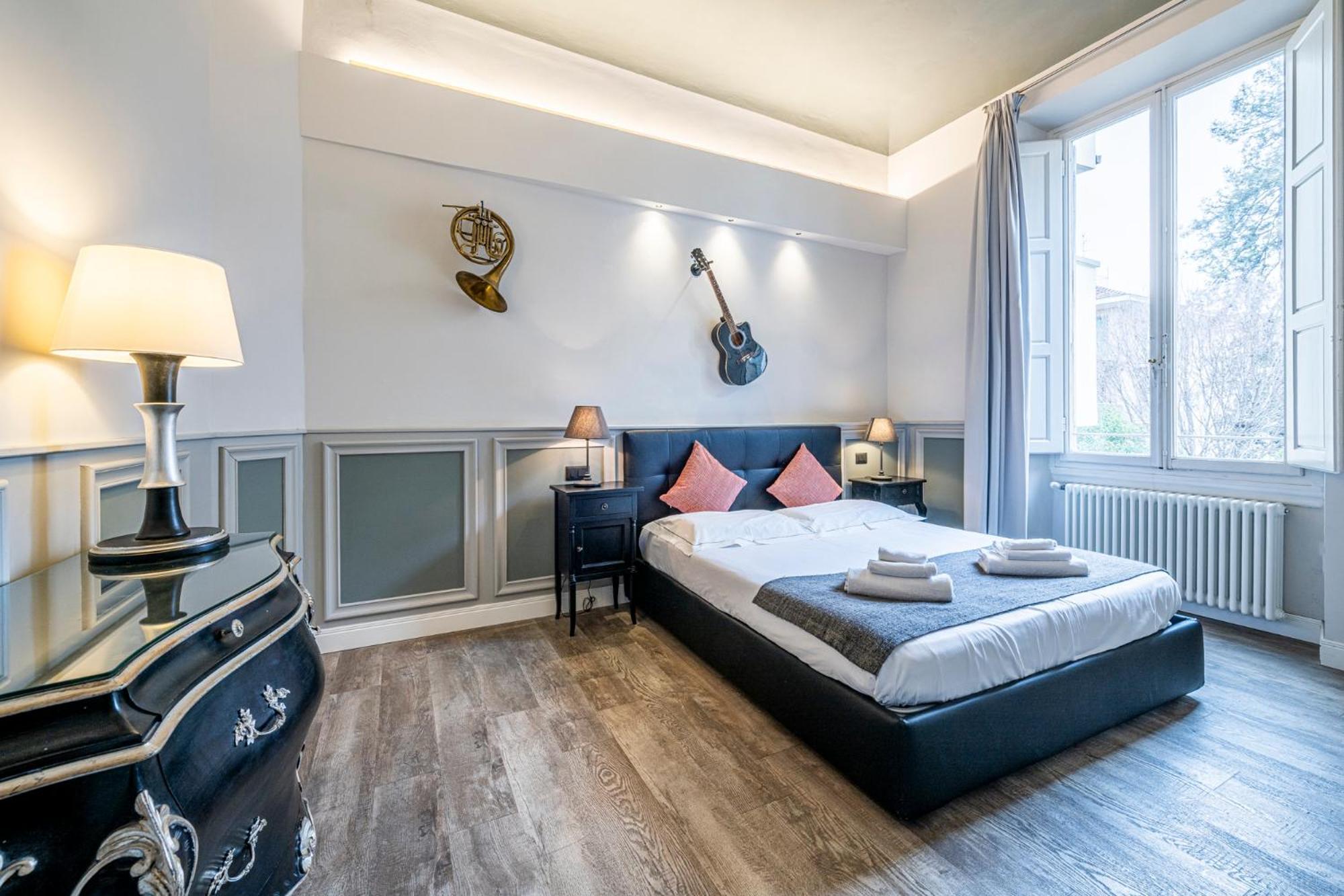 Cherubini Palace Thematic Apartment Florence Extérieur photo