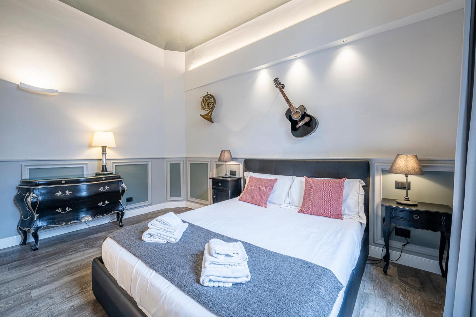 Cherubini Palace Thematic Apartment Florence Extérieur photo