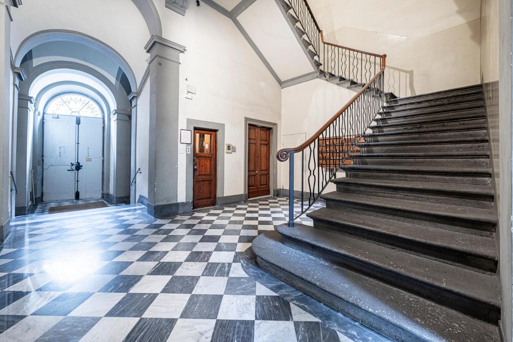 Cherubini Palace Thematic Apartment Florence Extérieur photo